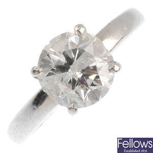 DE BEERS - a platinum diamond single-stone ring, AF.