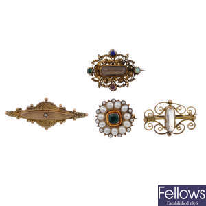 Four late 19th to early 20th century brooches.
