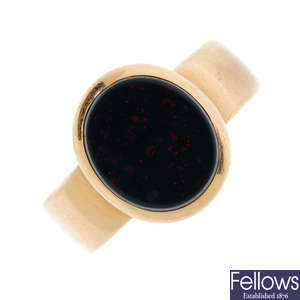 A gentleman's early 20th century 15ct gold bloodstone signet ring.