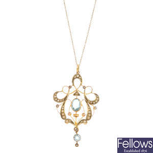 An early 20th century 9ct gold paste and split pearl pendant, with chain.