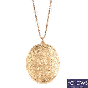 A 9ct gold locket pendant, with chain.