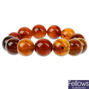 A natural Burmese amber bead bracelet.