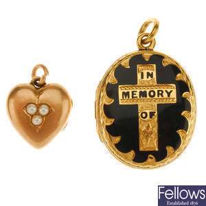 An early 20th century 15ct gold heart and split pearl locket and a gold back and front enamel memorial locket.