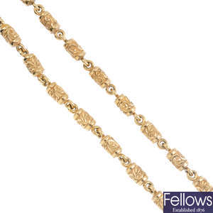 CASSANDRA GOAD - a 9ct gold necklace.