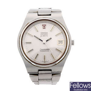 OMEGA - a gentleman's stainless steel Seamaster f300Hz bracelet watch.