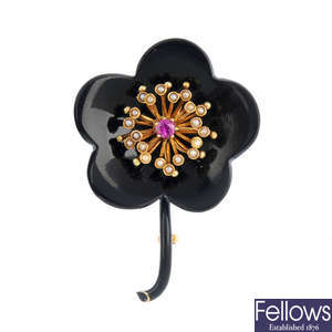 An early 20th century gem-set floral brooch.