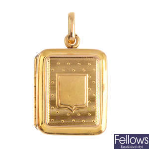 An early 20th century 18ct gold hinged locket.