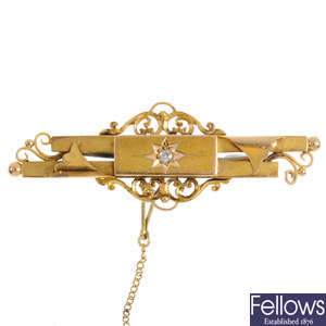 A late Victorian 15ct gold diamond bar brooch.