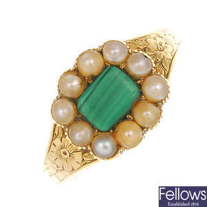 An early Victorian 18ct gold split pearl memorial ring.