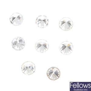 Eight brilliant-cut diamonds.