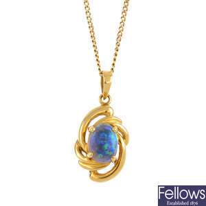 An opal pendant, with chain.
