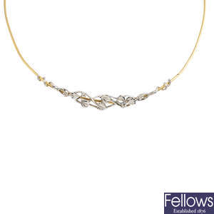 CLOGAU - a 9ct gold 'Tree of Life' necklace.