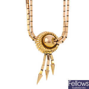 A 1950s 14ct gold necklace.