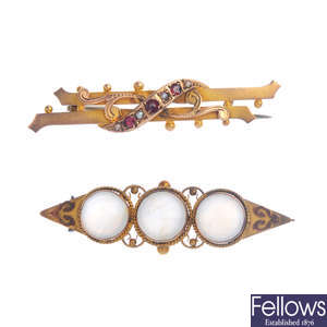 A selection of early 20th century gold gem-set jewellery.