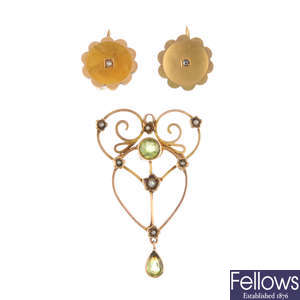 Two early 20th century gold gem-set jewellery items.