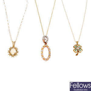 Six gem-set pendants, with three chains.