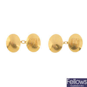 A pair of early 20th century 18ct gold cufflinks.