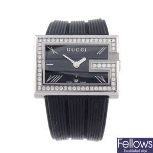 GUCCI - a lady's stainless steel 235 wrist watch.