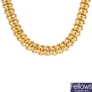 CHIMENTO - an 18ct gold diamond necklace.