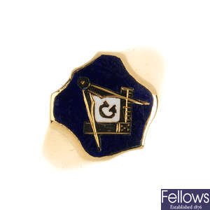 An early 20th century 18ct gold Masonic signet ring.