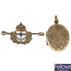 Three items of late 19th to early 20th century jewellery.