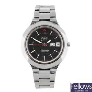 OMEGA - a gentleman's stainless steel Seamaster F300Hz bracelet watch.