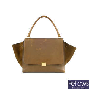 CÉLINE - a khaki leather Trapeze handbag.
