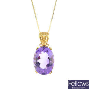 A 9ct gold amethyst pendant, with chain.