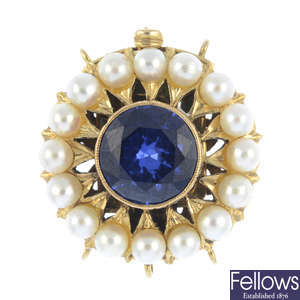 A 1960s 9ct gold synthetic sapphire and cultured pearl clasp.