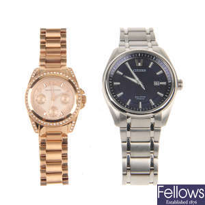 A bag of assorted watches, to include examples by Michael Kors and Citizen. Approximately 60.