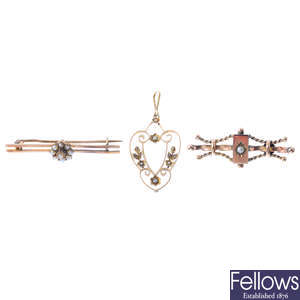 A selection of split pearl jewellery.