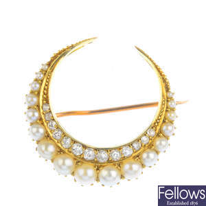 A late Victorian 15ct gold split pearl and diamond crescent brooch.