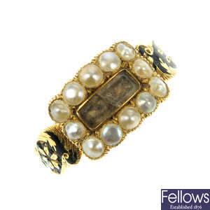 A George IV 18ct gold, split pearl and enamel ring.