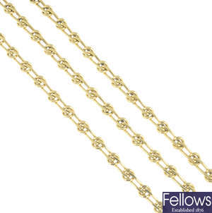 An 18ct gold necklace and matching bracelet.