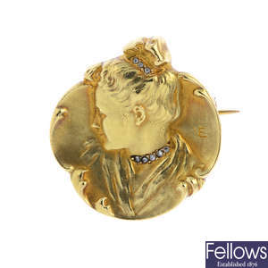 A French Art Nouveau 18ct gold diamond brooch.