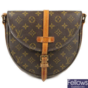LOUIS VUITTON - a Monogram Chantilly crossbody handbag.