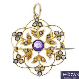 An early 20th century 9ct gold amethyst and split pearl pendant.