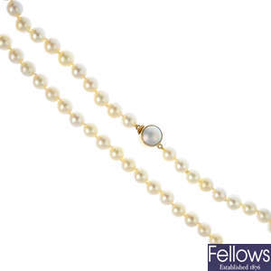 A cultured pearl single-strand necklace, with mabe pearl clasp.