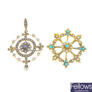 Two early 20th century 9ct gold gem-set brooches.