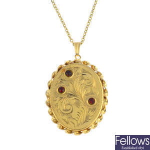 A 9ct gold locket, with chain.