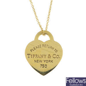 TIFFANY & CO. - a 'Return to Tiffany' pendant, with a chain.