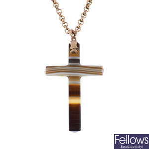 An agate cross pendant, with 9ct gold chain.