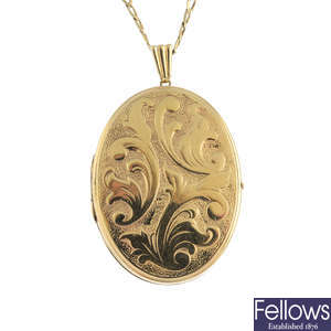 A 9ct gold locket, with 9ct gold chain.