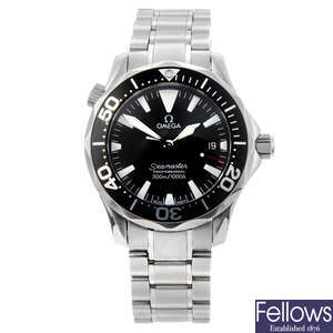 OMEGA - mid-size stainless steel Seamaster Professional 300M bracelet watch.