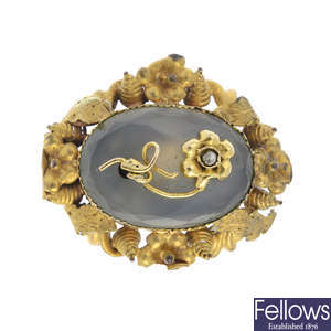 A mid Victorian 15ct gold chalcedony and split pearl brooch.