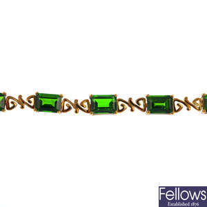 A 9ct gold chrome diopside bracelet.
