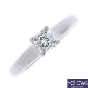 TIFFANY & CO. - a diamond single-stone ring.