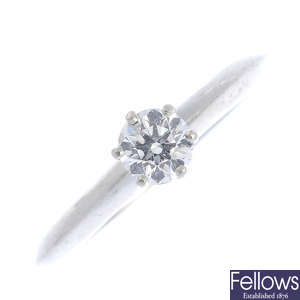 TIFFANY & CO. - a diamond single-stone ring.