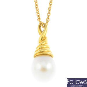 ASPREY - an 18ct gold cultured pearl pendant, with 18ct gold chain.