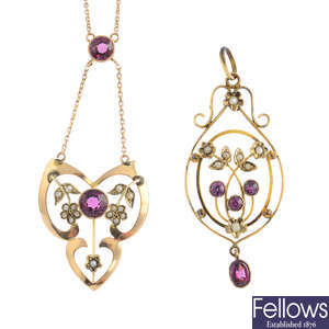 Two early 20th century 9ct gold garnet and split pearl pendants.